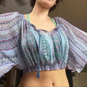 Hollister cropped flow shirt